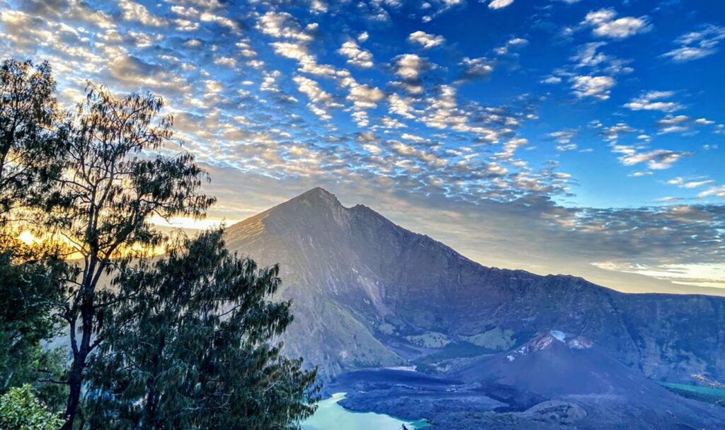 Rinjani Trekking - Senaru Crater Rim