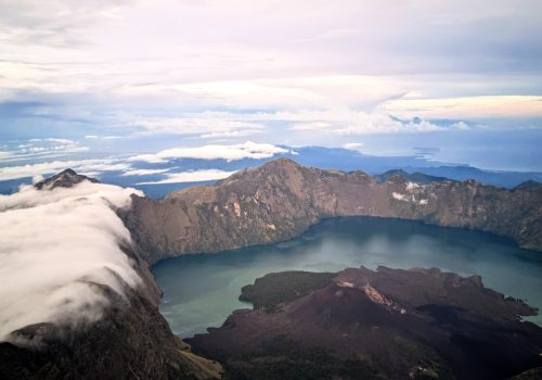 Sembalun crater rim - mt Rinjani summit - lake - hot springs - Senaru crater rim