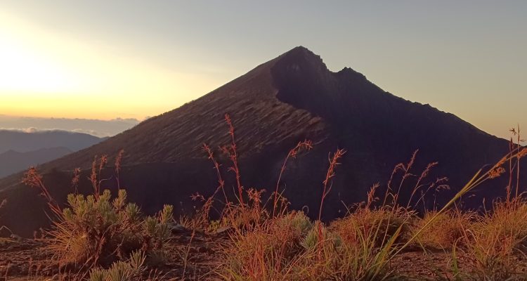 Senaru Crater Rim - Sangkareang (Rinjani Second Summit)